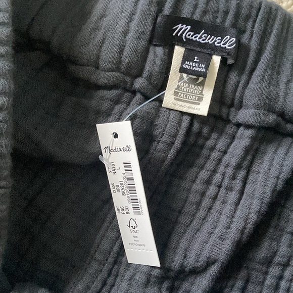 Madewell light spun easy pull on high rise short - Picture 3 of 5